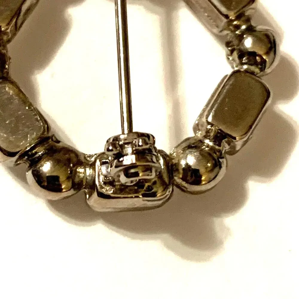 Clear Rhinestone‎ Wreath Brooch/Pin